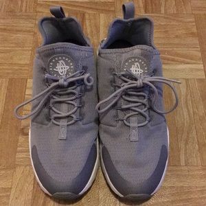 Gray Nike huraches